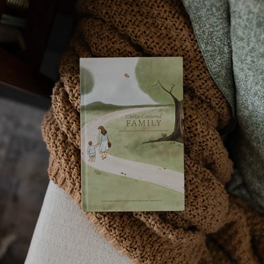 Christ-Centered Family: Pointing Your Family To Jesus Every Day - Michigan Southern Charm