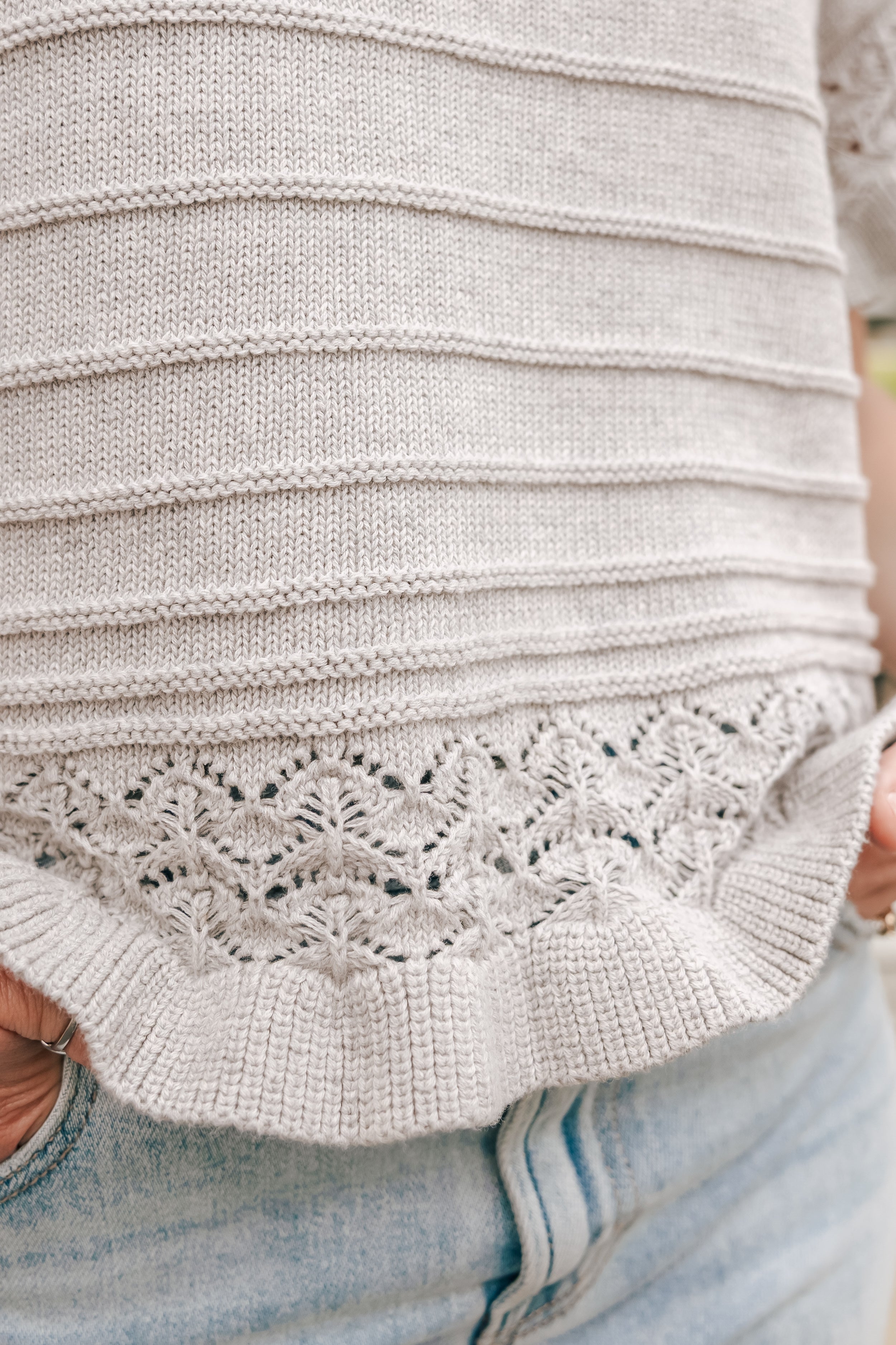 SHORT-SLEEVED RUFFLE HEM SWEATER TOP - Michigan Southern Charm