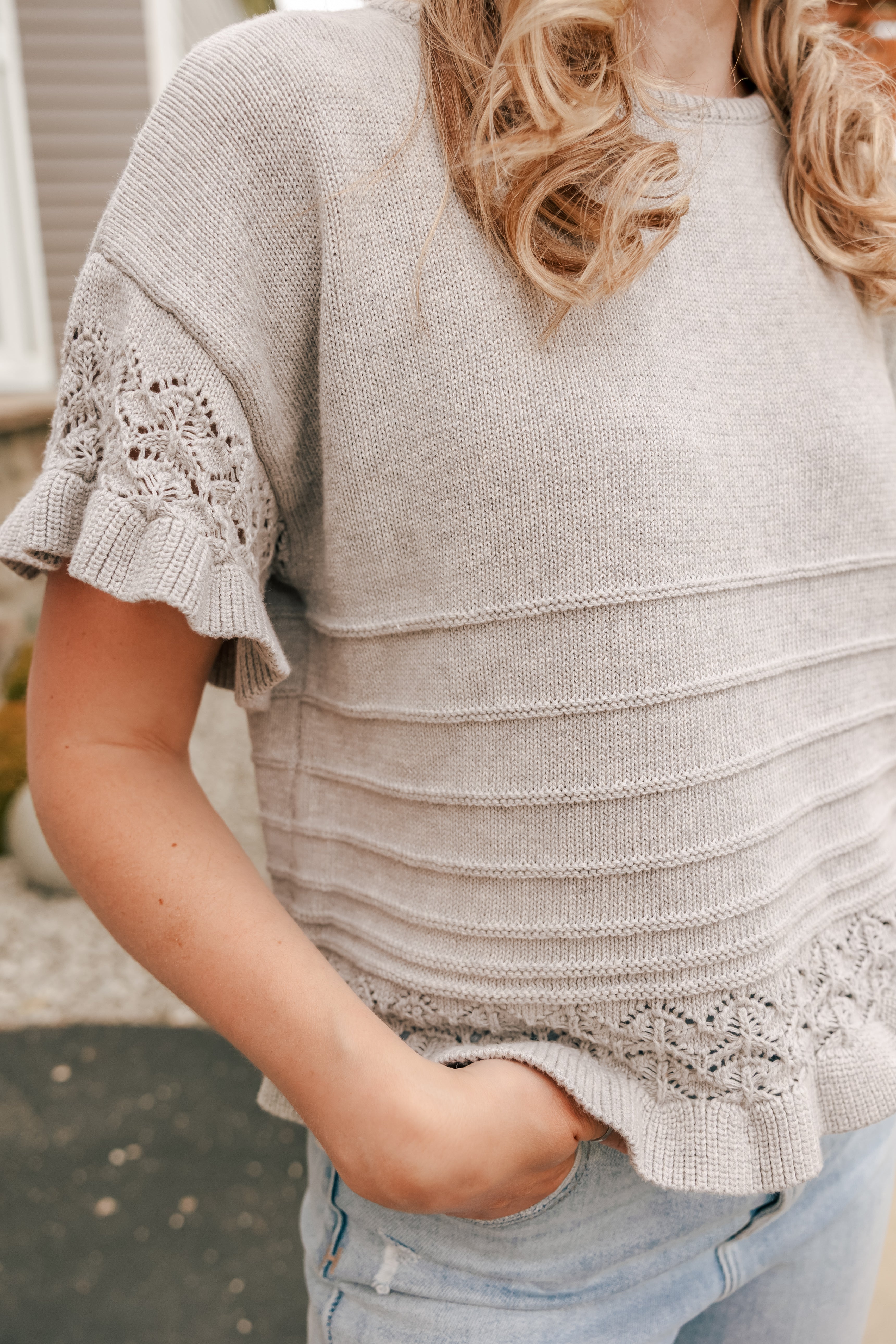 SHORT-SLEEVED RUFFLE HEM SWEATER TOP - Michigan Southern Charm