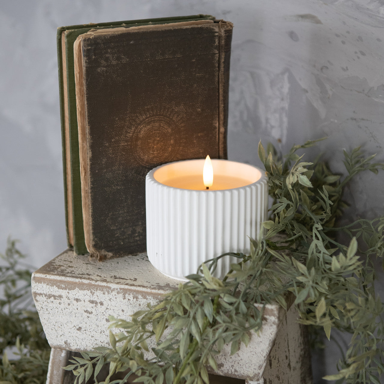 3.25" FLAME RIBBED CEMENT CANDLE