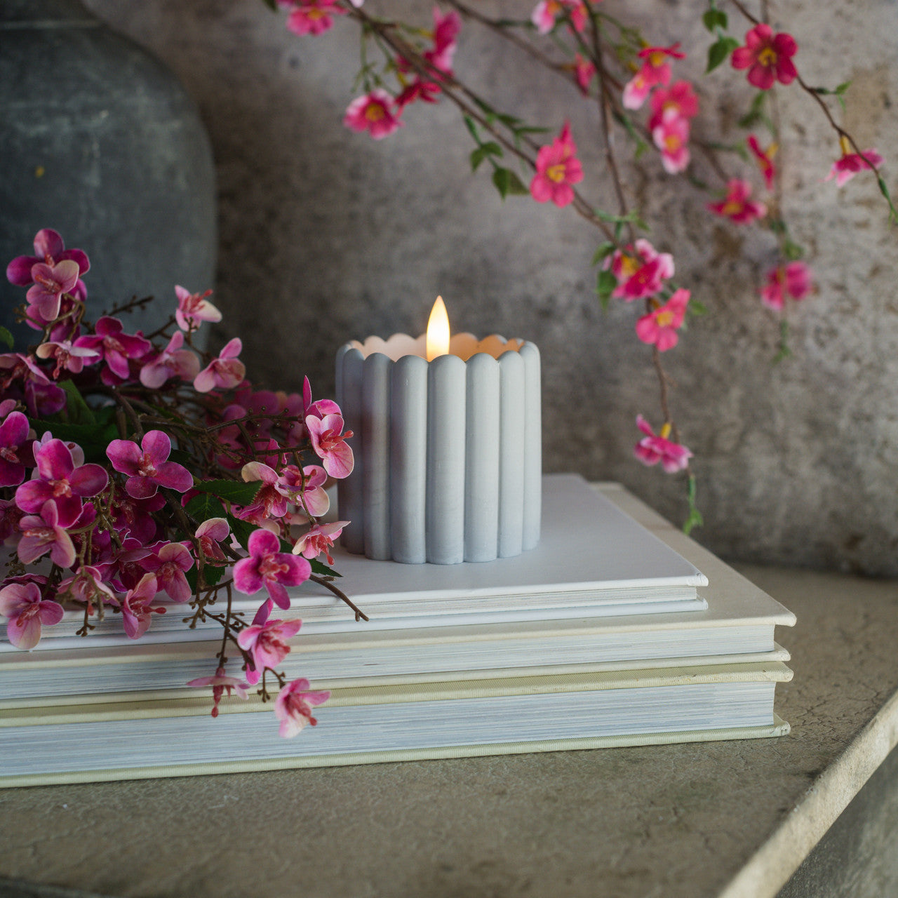 GREY CEMENT COLUMN 3D FLAME CANDLE