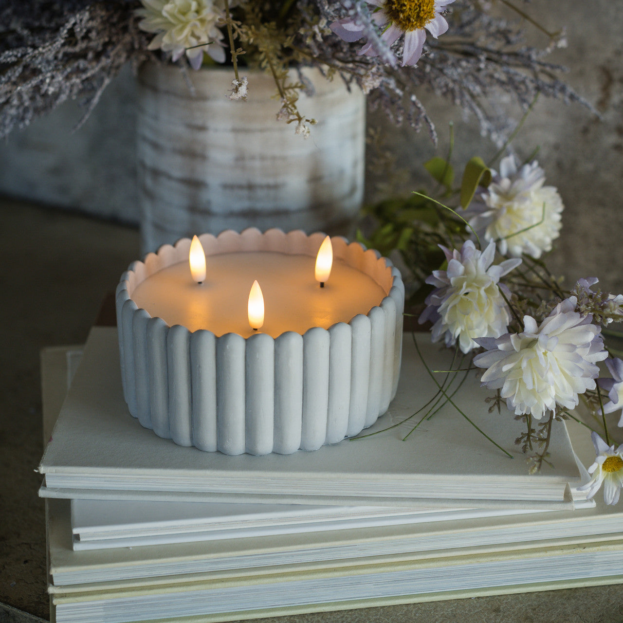 GREY CEMENT 3 WICK 3D FLAME CANDLE