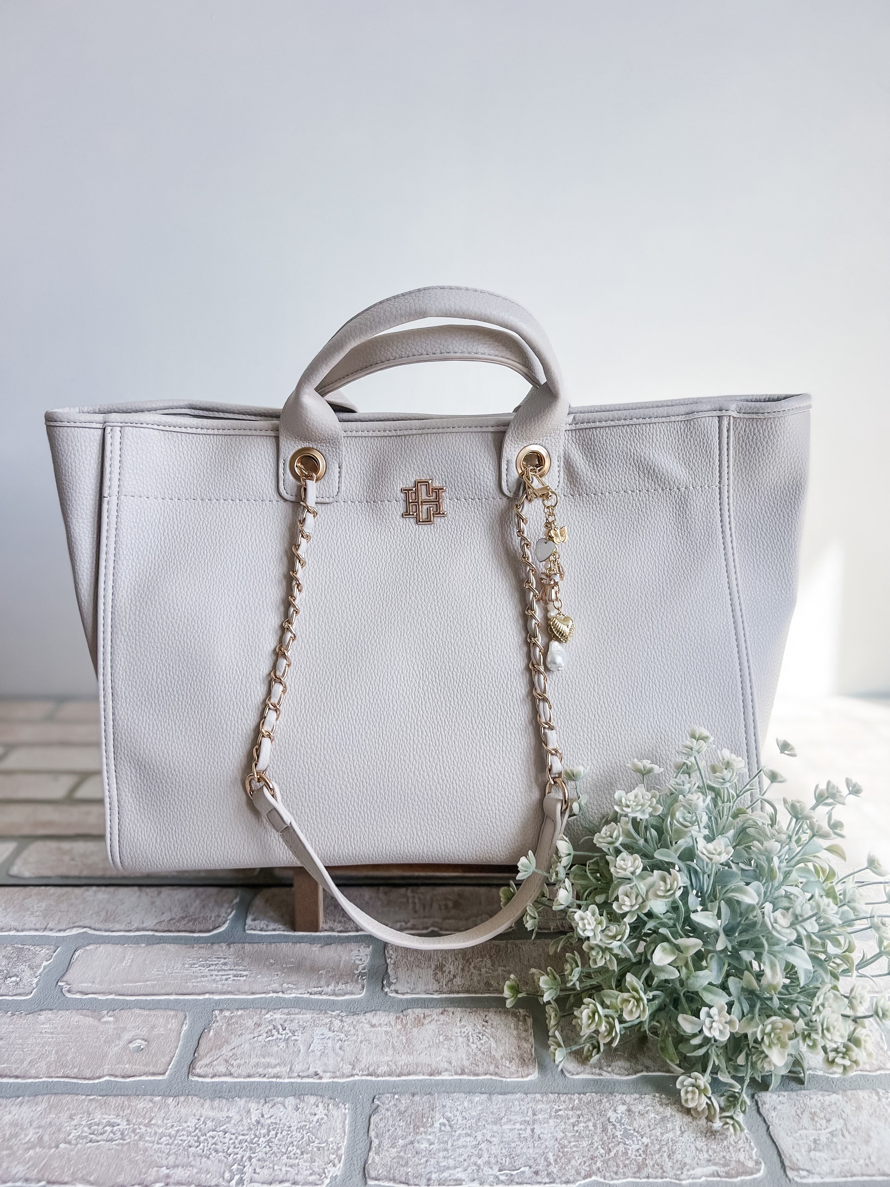 Kendra Cream Tote Bag - Michigan Southern Charm