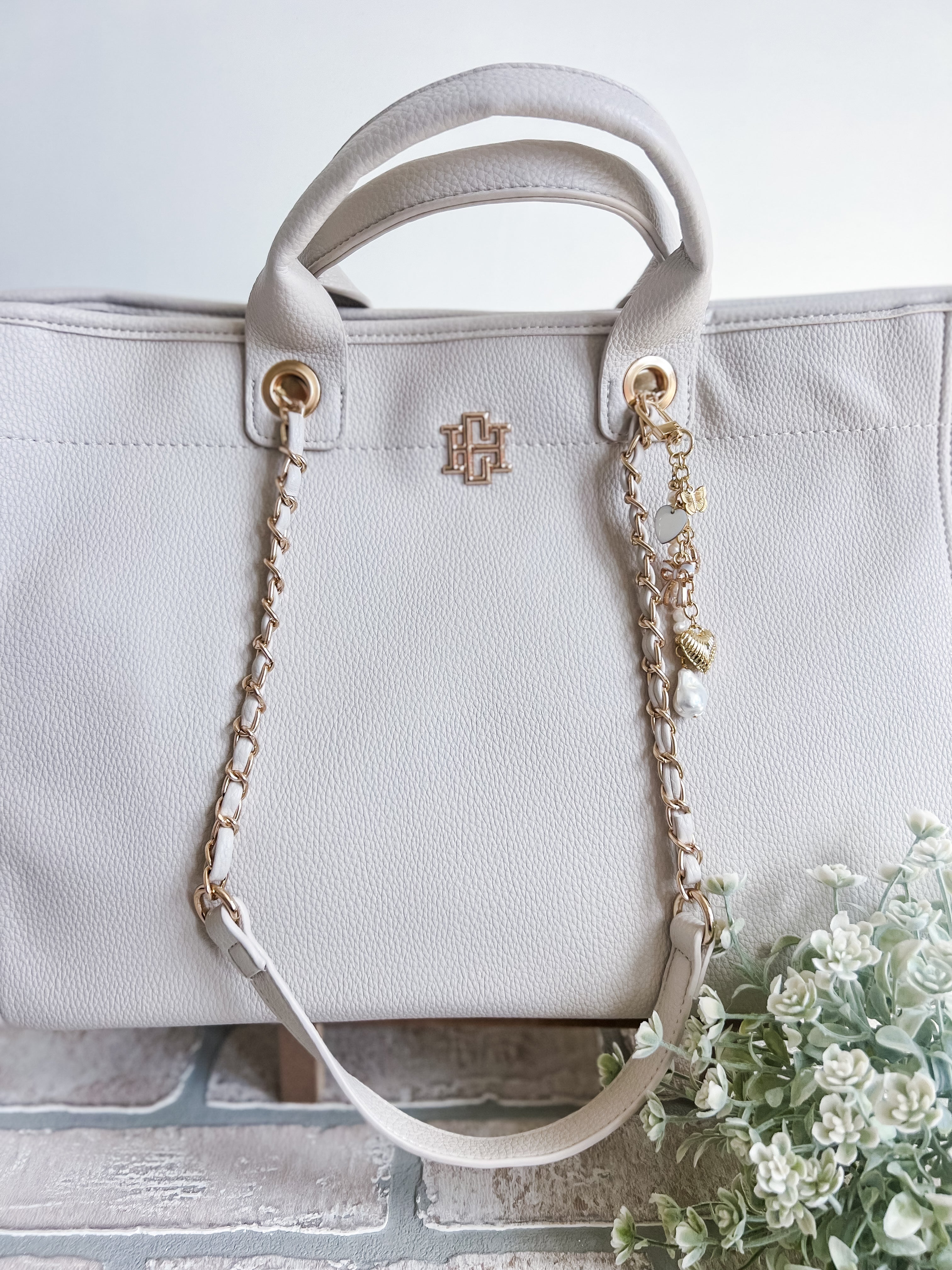 Kendra Cream Tote Bag - Michigan Southern Charm