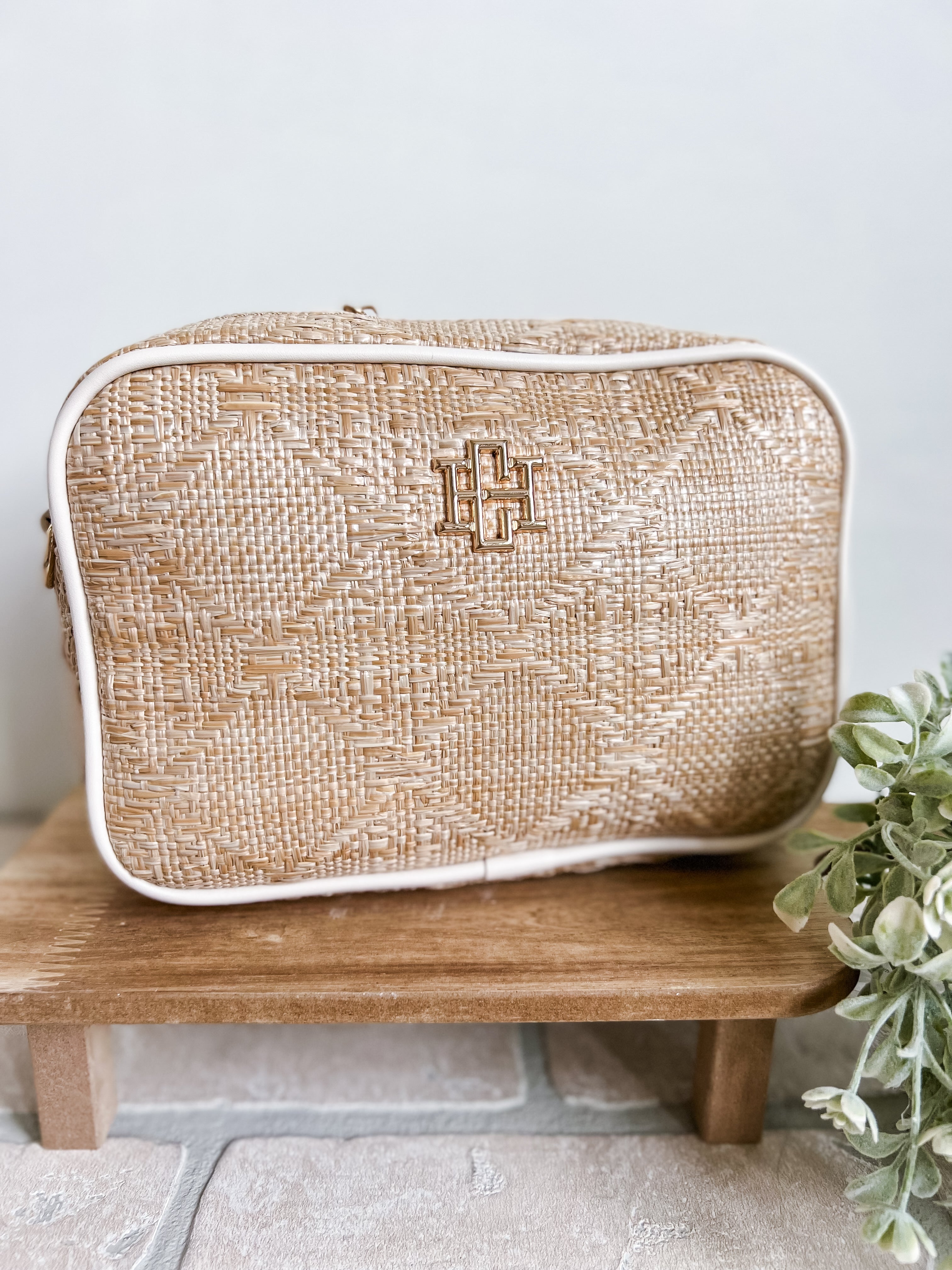 Margarette Cream Crossbody - Michigan Southern Charm