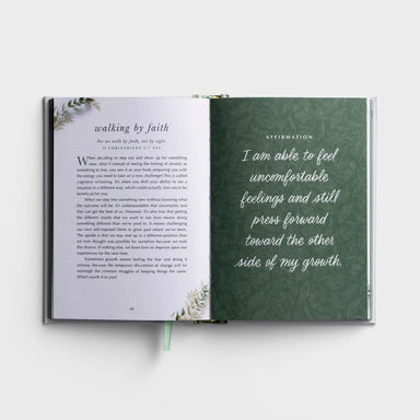 Brittney Moses - Worthy: 50 Mindful Moments to Bring Clarity and Peace to Your Day - Michigan Southern Charm