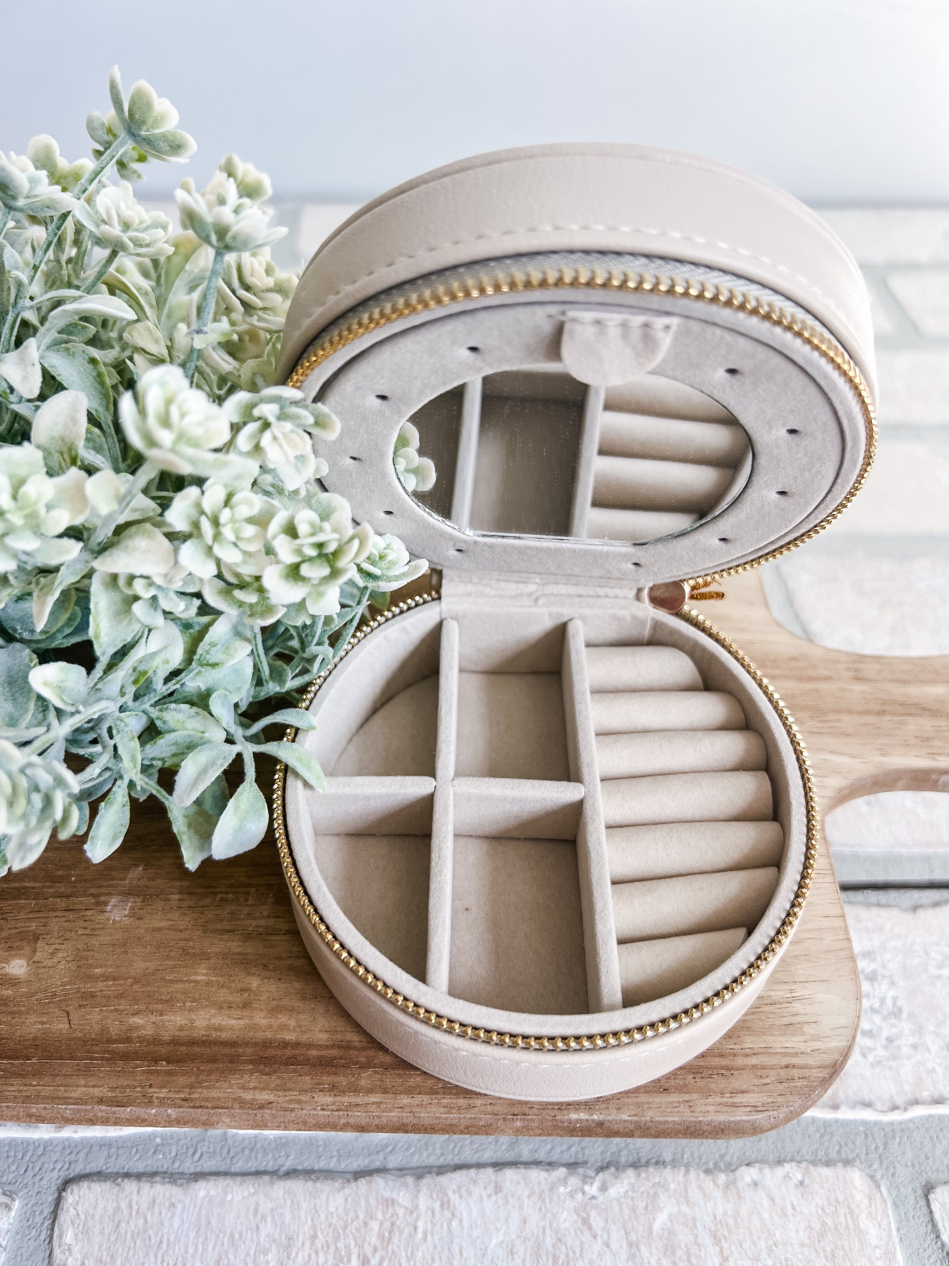 Round Travel Jewelry Box - Michigan Southern Charm