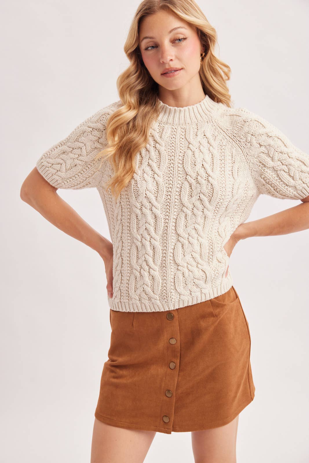 CABLE KNIT SHORT-SLEEVED SWEATER