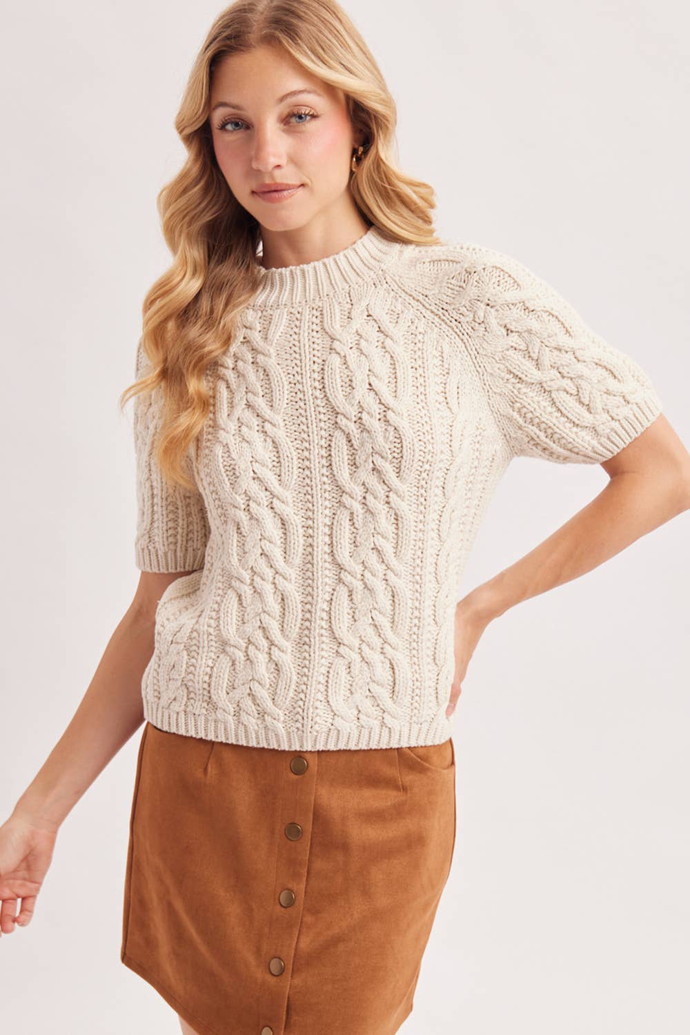 CABLE KNIT SHORT-SLEEVED SWEATER