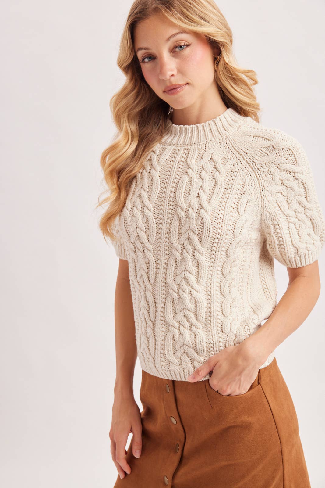 CABLE KNIT SHORT-SLEEVED SWEATER