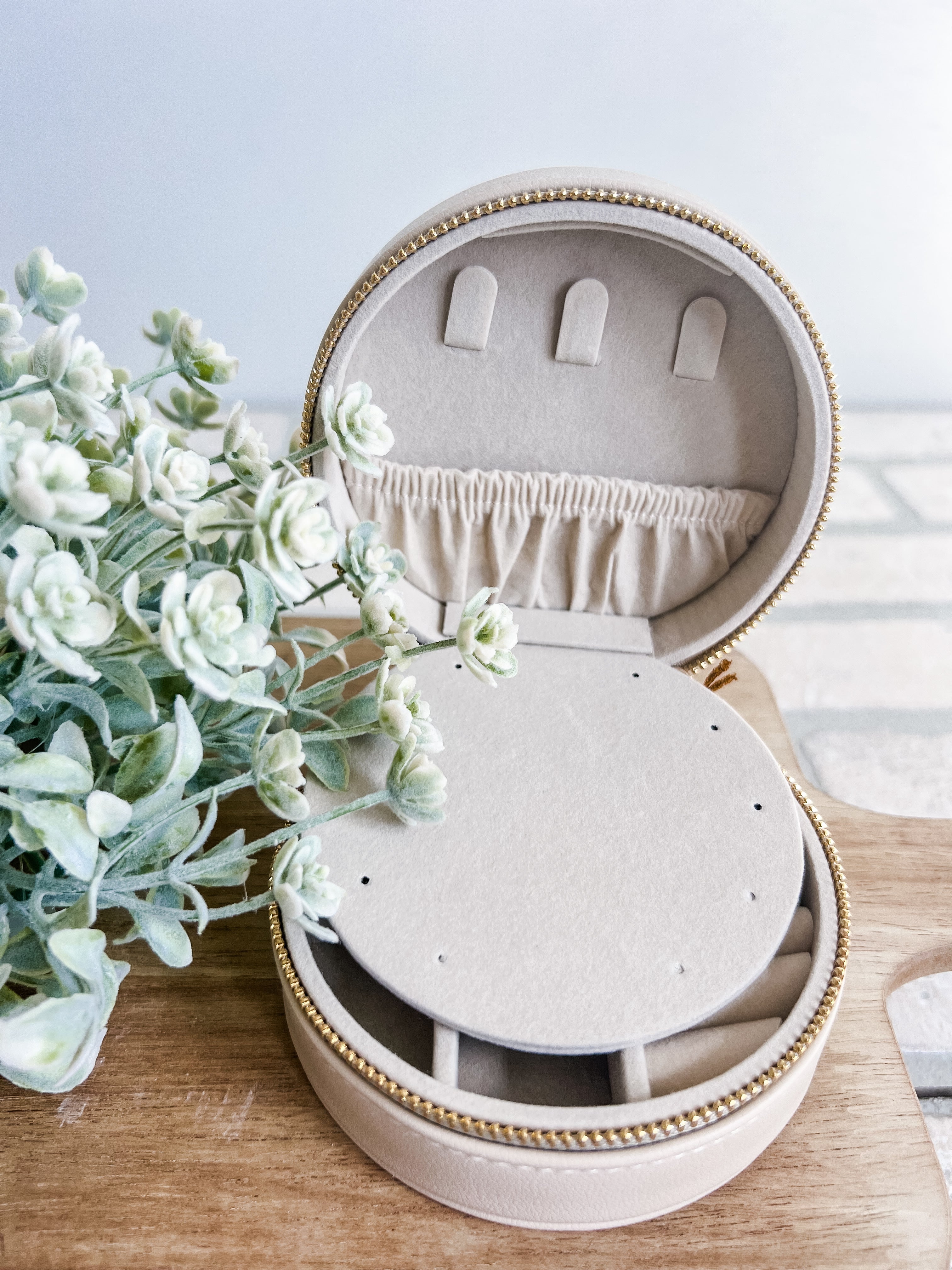 Round Travel Jewelry Box - Michigan Southern Charm