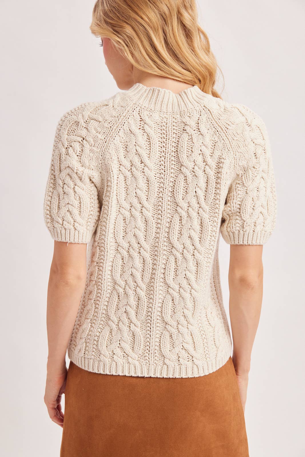CABLE KNIT SHORT-SLEEVED SWEATER