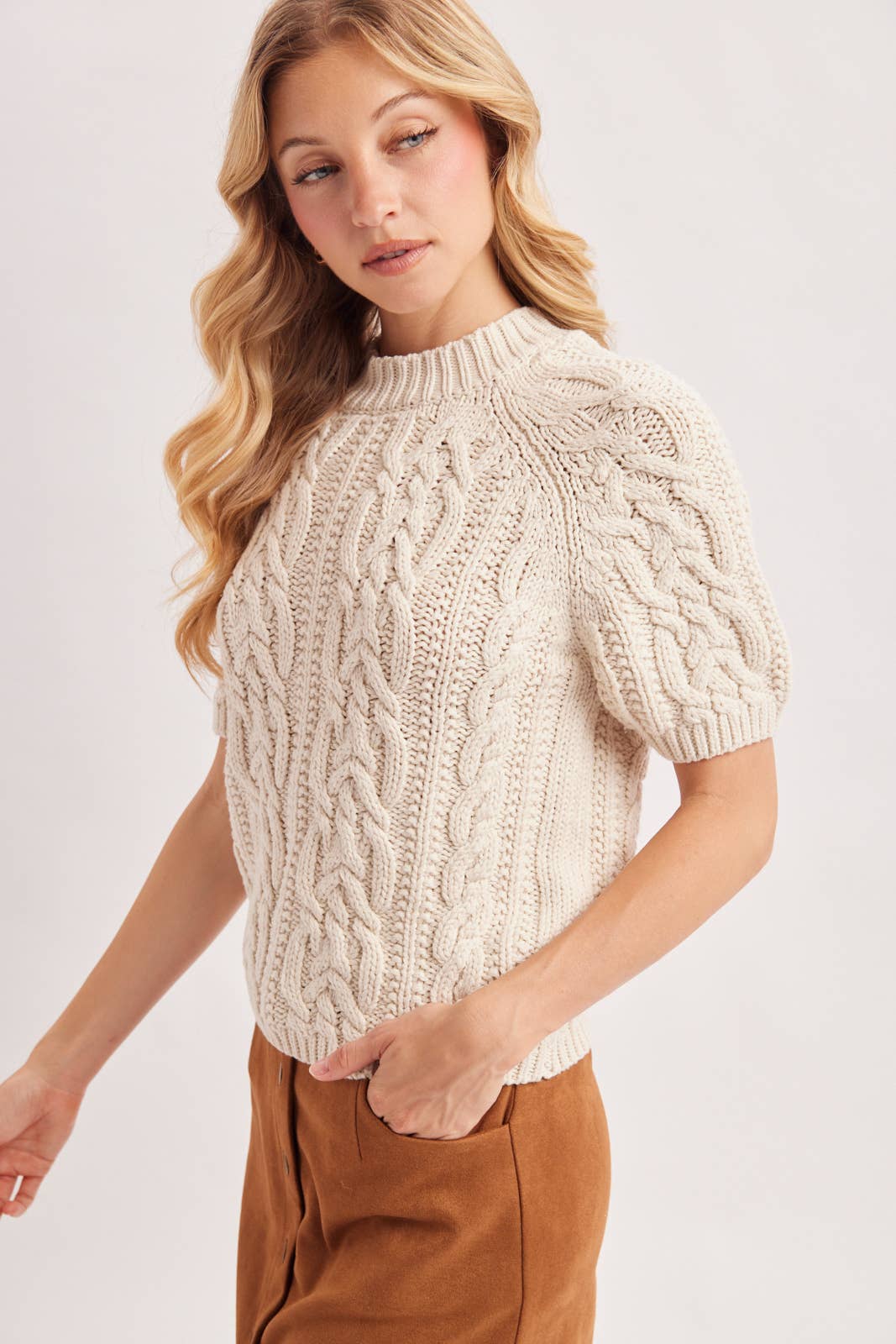 CABLE KNIT SHORT-SLEEVED SWEATER